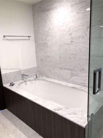 1000 Brickell Plz 2011, Miami, FL 33131