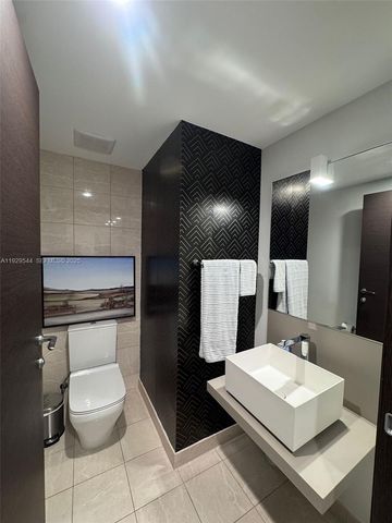 1000 Brickell Plz 2011, Miami, FL 33131