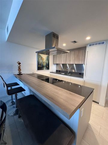 1000 Brickell Plz 2011, Miami, FL 33131