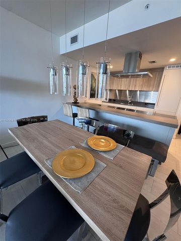 1000 Brickell Plz 2011, Miami, FL 33131