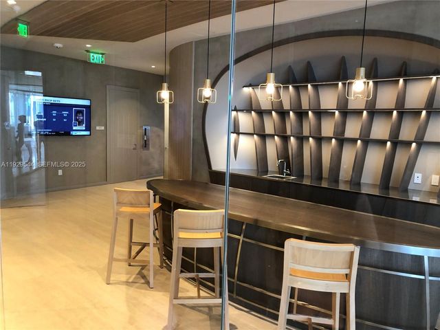 1000 Brickell Plz 2011, Miami, FL 33131