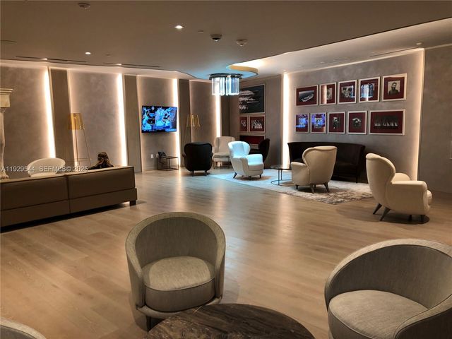 1000 Brickell Plz 2011, Miami, FL 33131