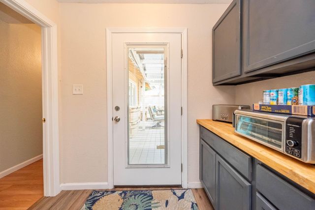 104 Bonita Avenue, Galveston, TX 77550