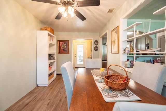 104 Bonita Avenue, Galveston, TX 77550