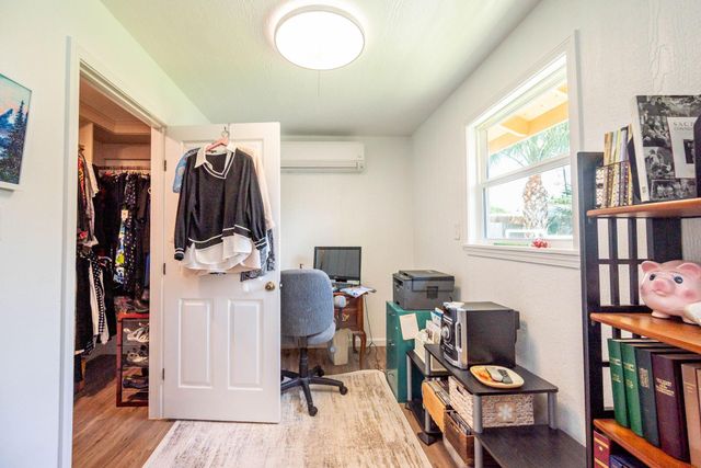 104 Bonita Avenue, Galveston, TX 77550