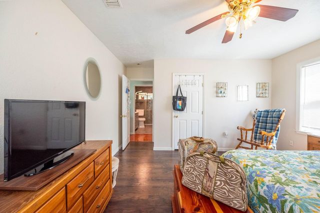 104 Bonita Avenue, Galveston, TX 77550