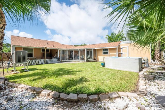 104 Bonita Avenue, Galveston, TX 77550