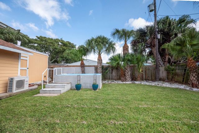 104 Bonita Avenue, Galveston, TX 77550