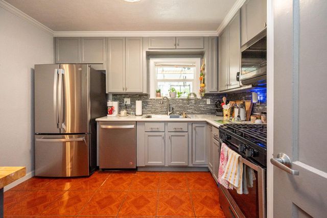 104 Bonita Avenue, Galveston, TX 77550
