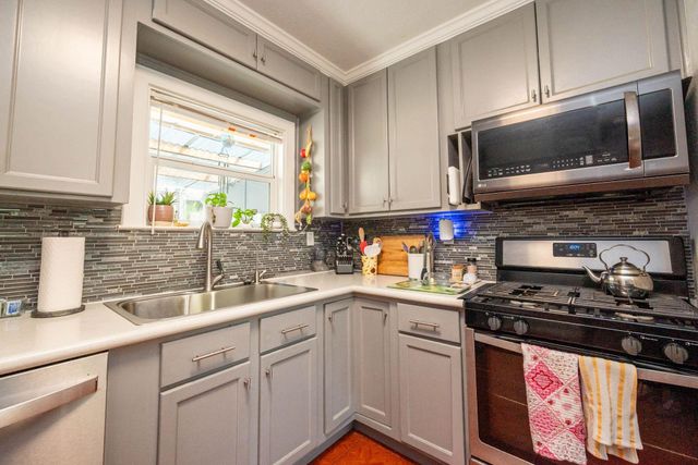 104 Bonita Avenue, Galveston, TX 77550