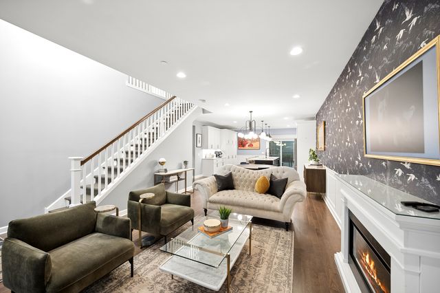1279 Gateway Court, Northbrook, IL 60062