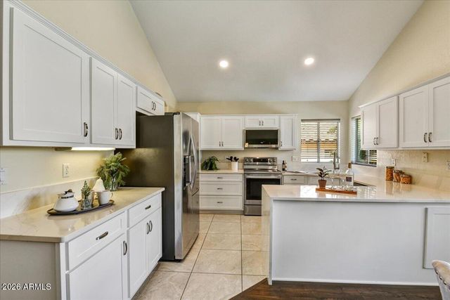 2928 E PONTIAC Drive, Phoenix, AZ 85050