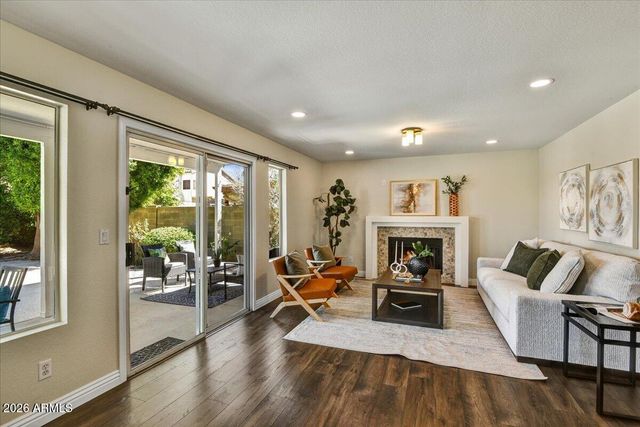 2928 E PONTIAC Drive, Phoenix, AZ 85050