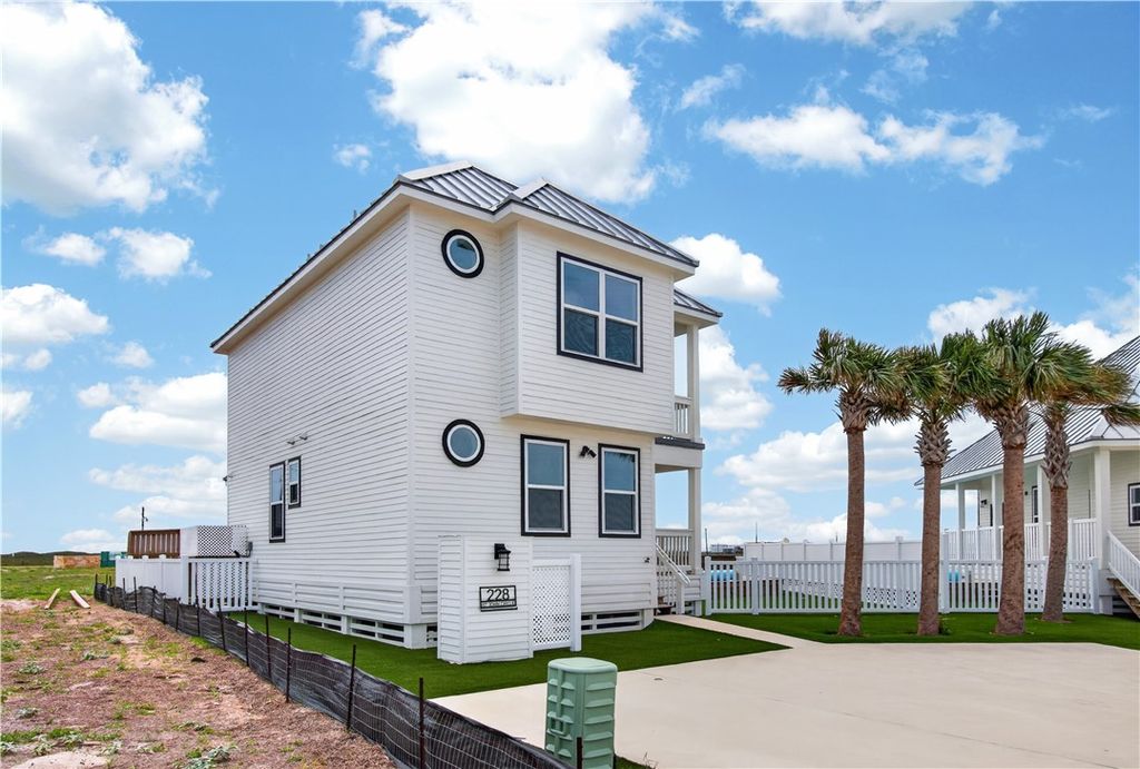 228 St John Circle, Port Aransas, TX 78373 — photo 2