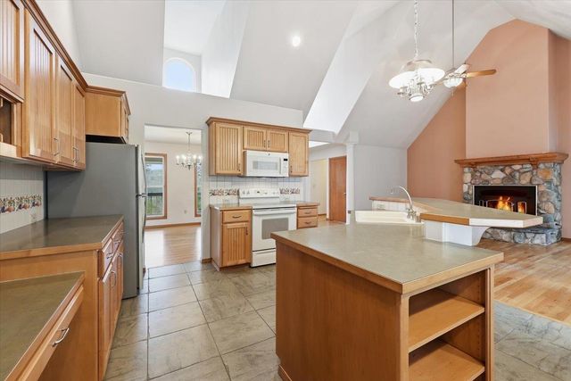 19722 E Pheasant Dr, Greenacres, WA 99016