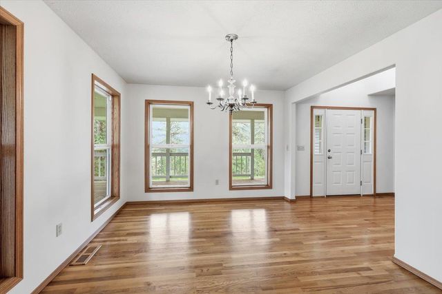 19722 E Pheasant Dr, Greenacres, WA 99016