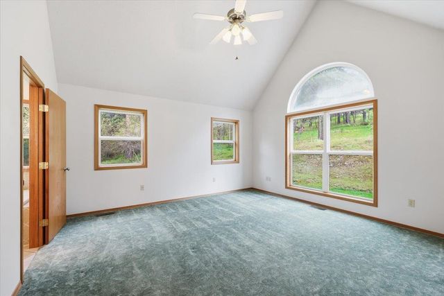 19722 E Pheasant Dr, Greenacres, WA 99016