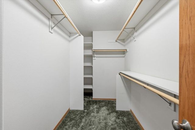 19722 E Pheasant Dr, Greenacres, WA 99016