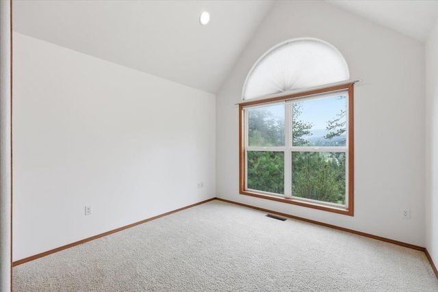 19722 E Pheasant Dr, Greenacres, WA 99016