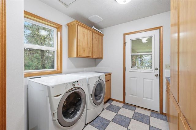 19722 E Pheasant Dr, Greenacres, WA 99016