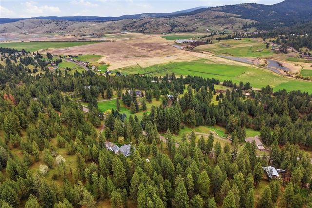 19722 E Pheasant Dr, Greenacres, WA 99016