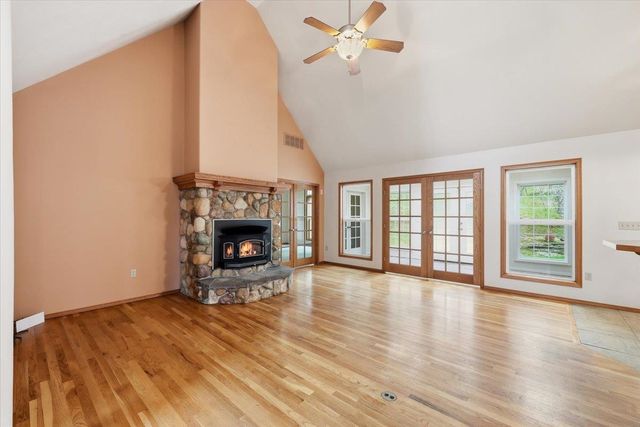 19722 E Pheasant Dr, Greenacres, WA 99016