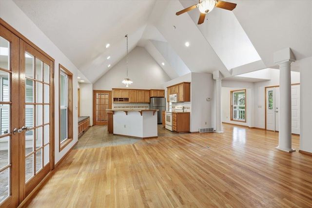 19722 E Pheasant Dr, Greenacres, WA 99016