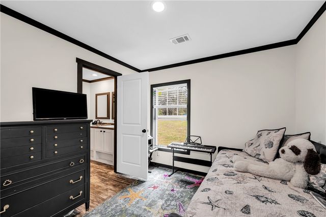 202 Silver Ridge Road, Eureka Springs, AR 72632