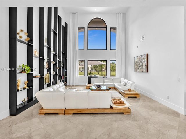 1021 NW 115th Ave, Plantation, FL 33323