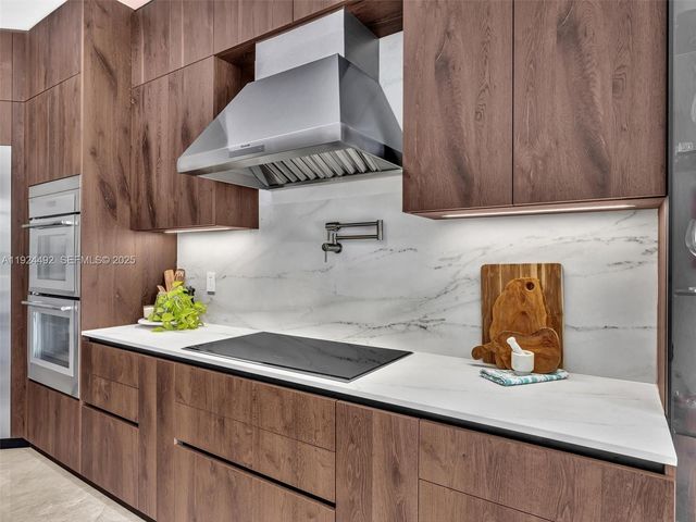 1021 NW 115th Ave, Plantation, FL 33323