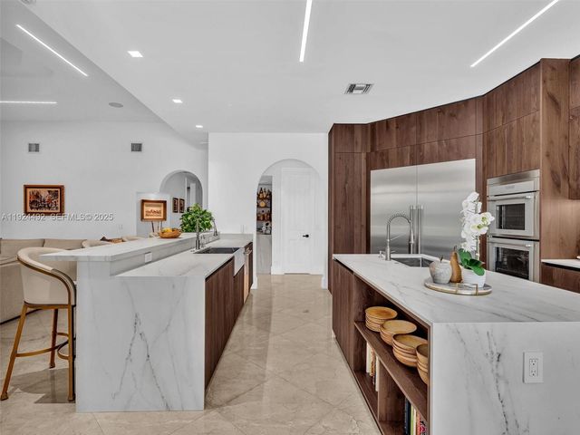 1021 NW 115th Ave, Plantation, FL 33323