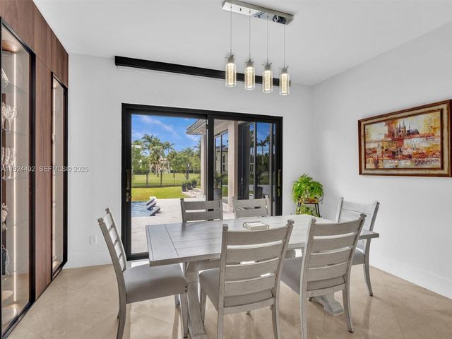 1021 NW 115th Ave, Plantation, FL 33323