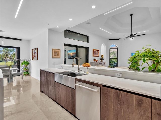 1021 NW 115th Ave, Plantation, FL 33323