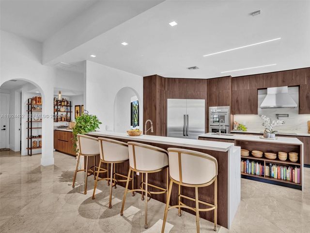 1021 NW 115th Ave, Plantation, FL 33323