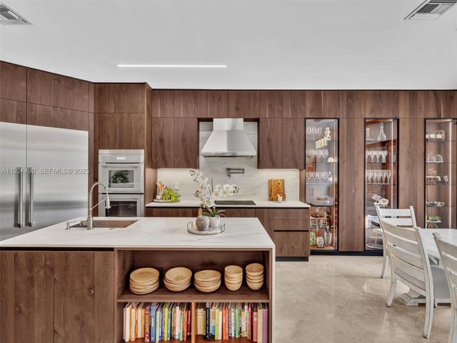 1021 NW 115th Ave, Plantation, FL 33323