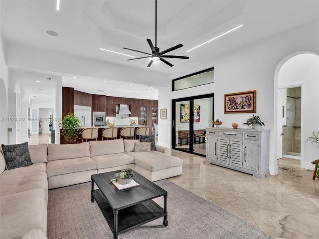 1021 NW 115th Ave, Plantation, FL 33323