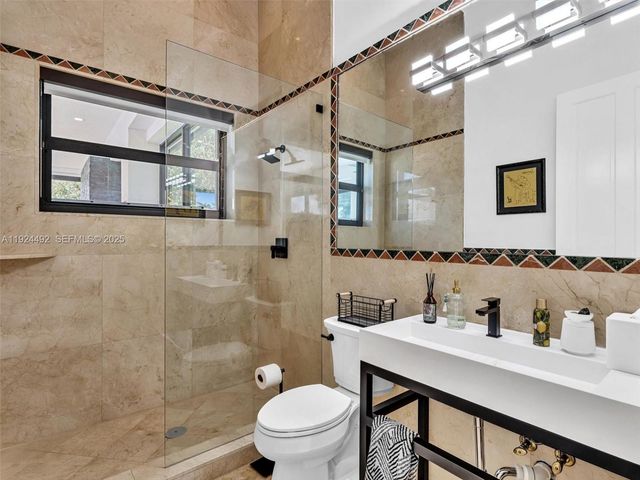 1021 NW 115th Ave, Plantation, FL 33323