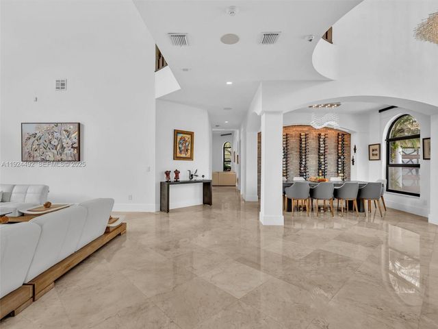 1021 NW 115th Ave, Plantation, FL 33323