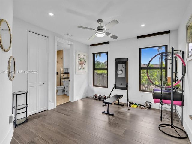 1021 NW 115th Ave, Plantation, FL 33323