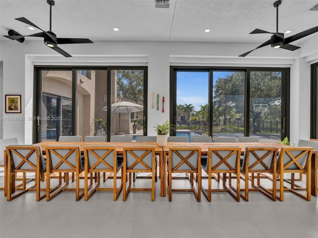 1021 NW 115th Ave, Plantation, FL 33323