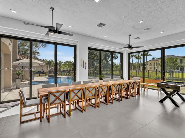 1021 NW 115th Ave, Plantation, FL 33323