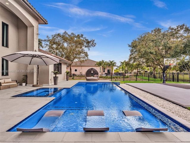 1021 NW 115th Ave, Plantation, FL 33323