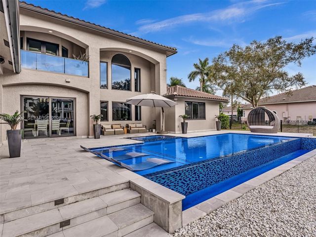 1021 NW 115th Ave, Plantation, FL 33323