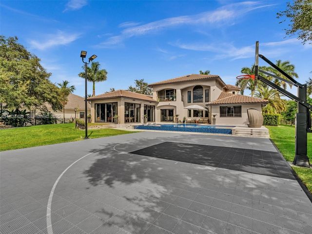 1021 NW 115th Ave, Plantation, FL 33323