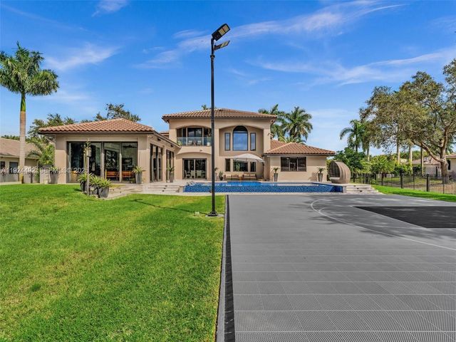 1021 NW 115th Ave, Plantation, FL 33323