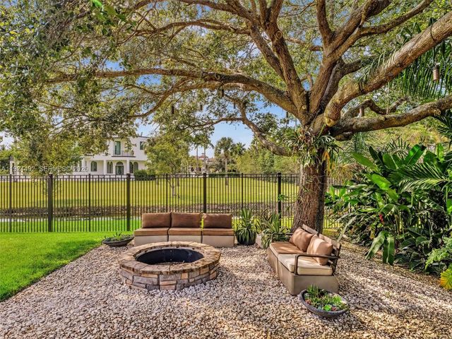 1021 NW 115th Ave, Plantation, FL 33323