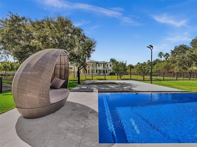 1021 NW 115th Ave, Plantation, FL 33323