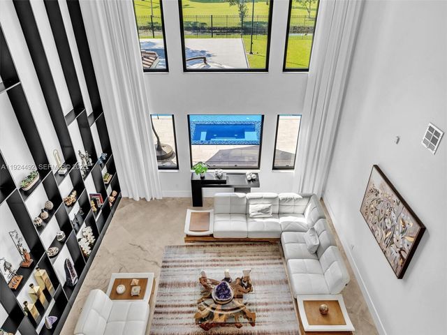 1021 NW 115th Ave, Plantation, FL 33323