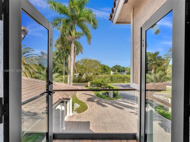 1021 NW 115th Ave, Plantation, FL 33323