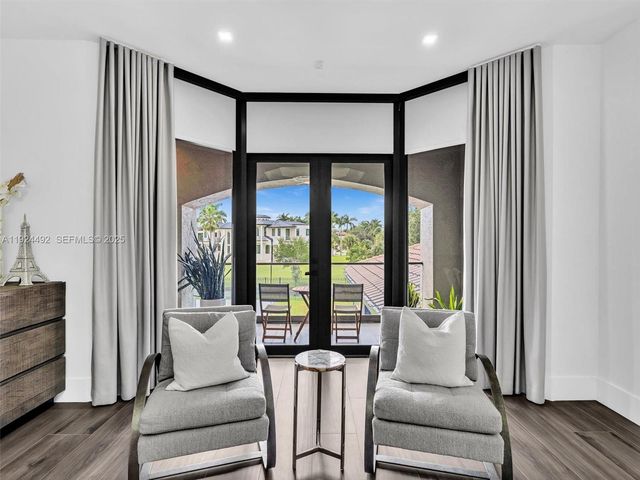 1021 NW 115th Ave, Plantation, FL 33323